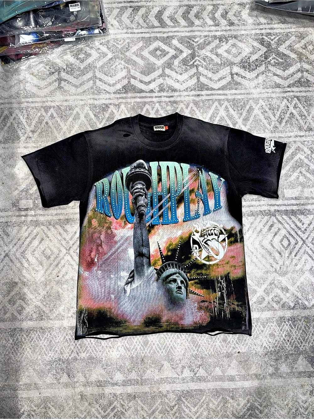 Rough Play Statue of Liberty Graphic Tee Black & Multicolor Large